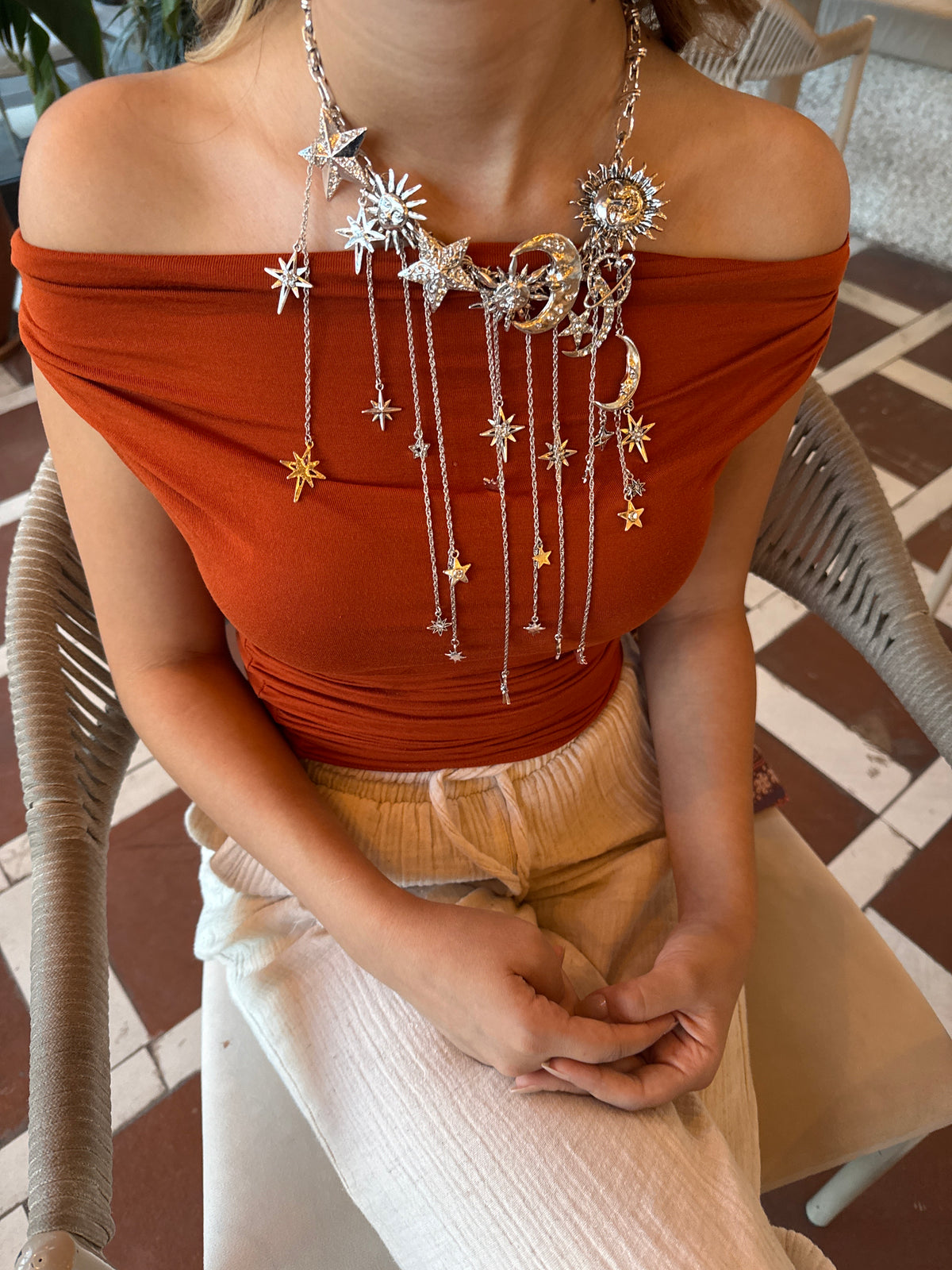 Gökyüzü Charm Sallantılı Kolye