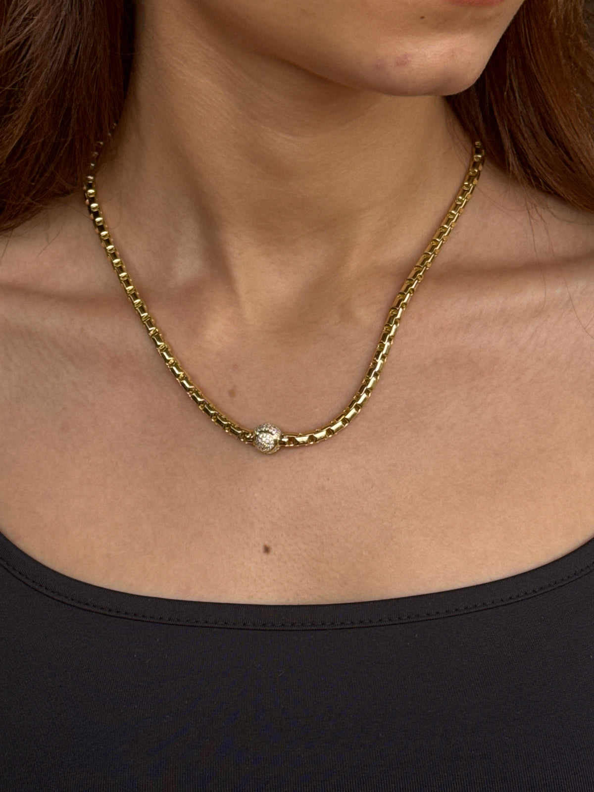Işıltılı Küre Detaylı Kolye