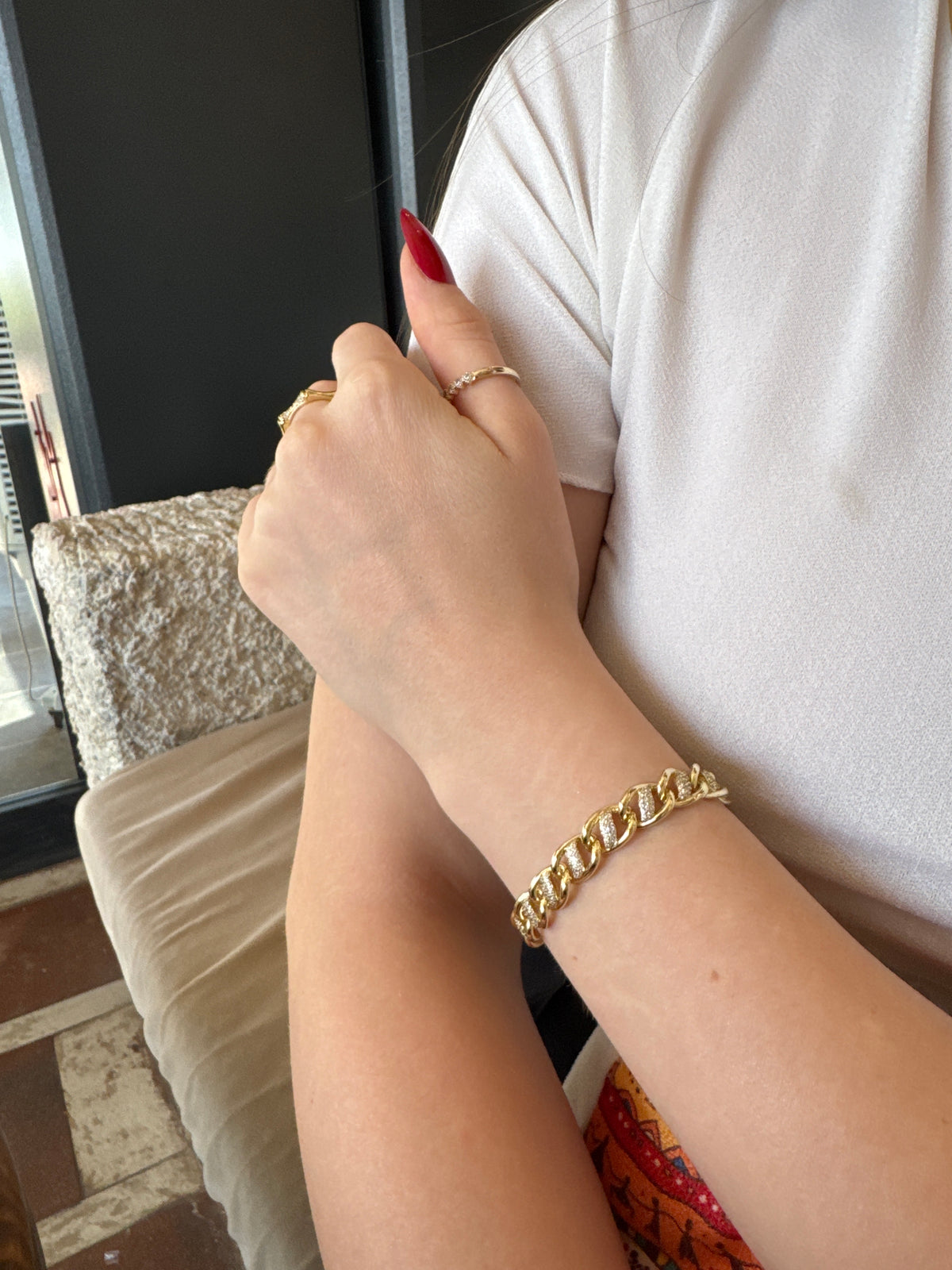 Gold Oval Taşlı Bileklik
