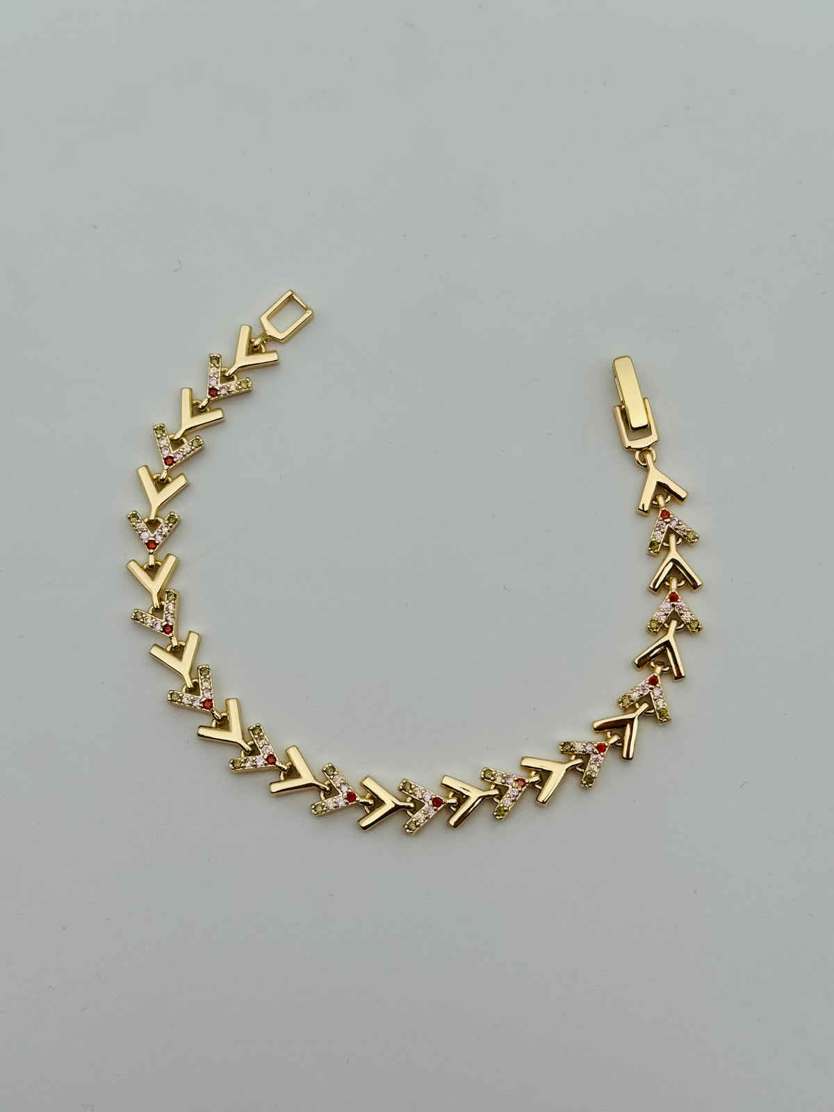 Gold Ok Figürlü Bileklik