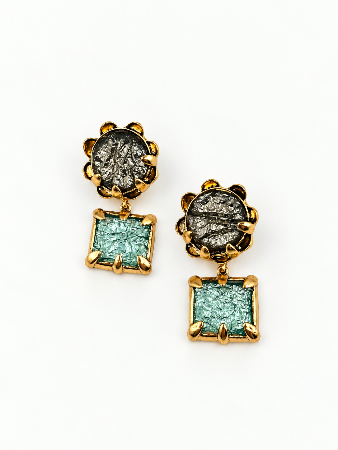 Mint Taşlı Vintage Sallantılı Küpe