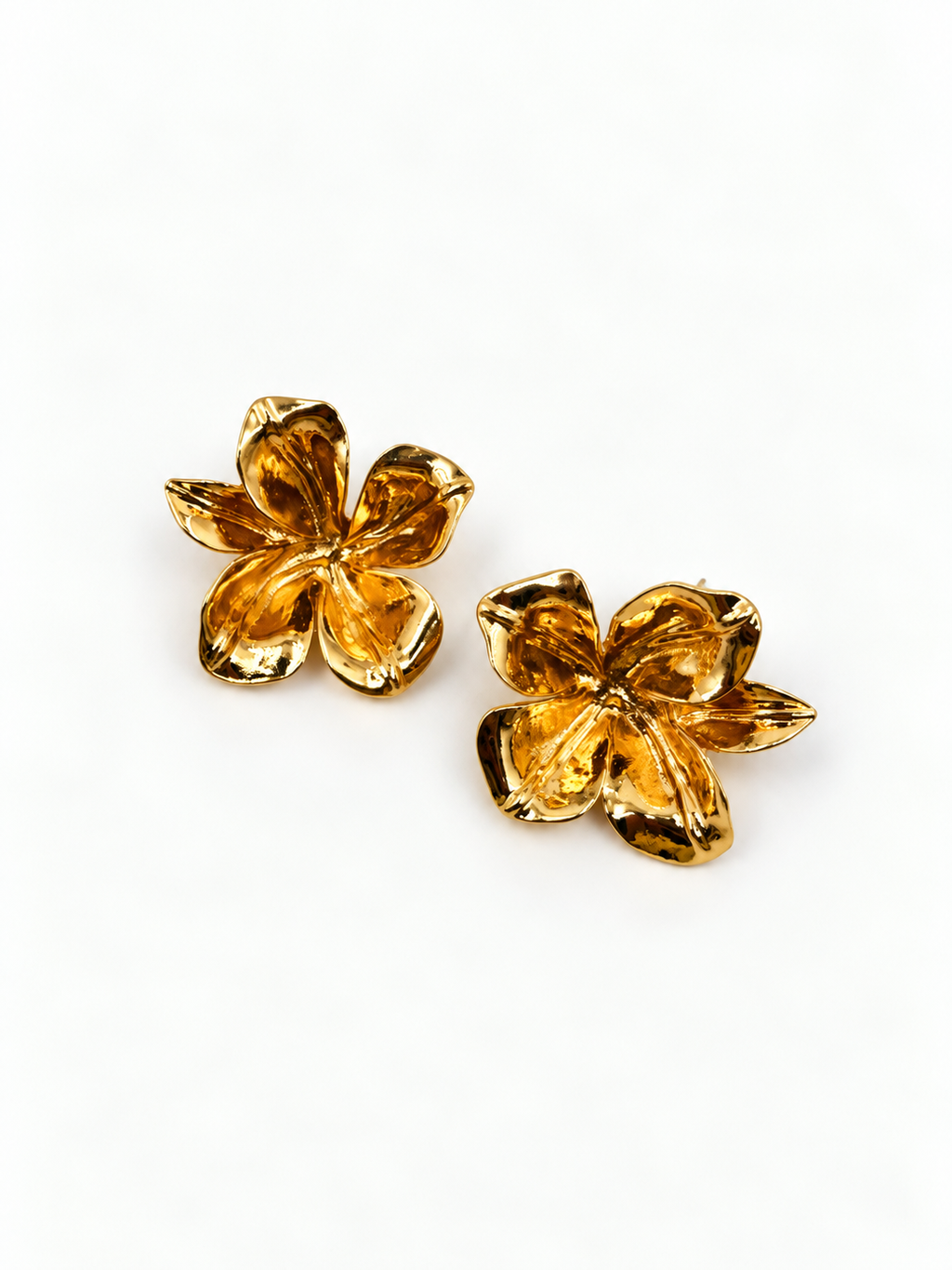 Gold Çiçek Formlu Küpe