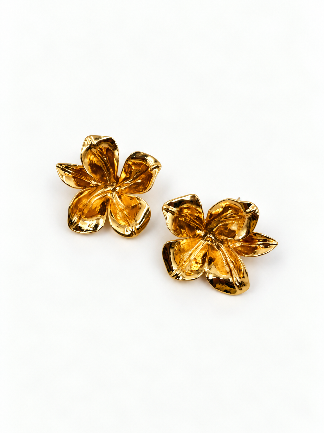 Gold Çiçek Formlu Küpe