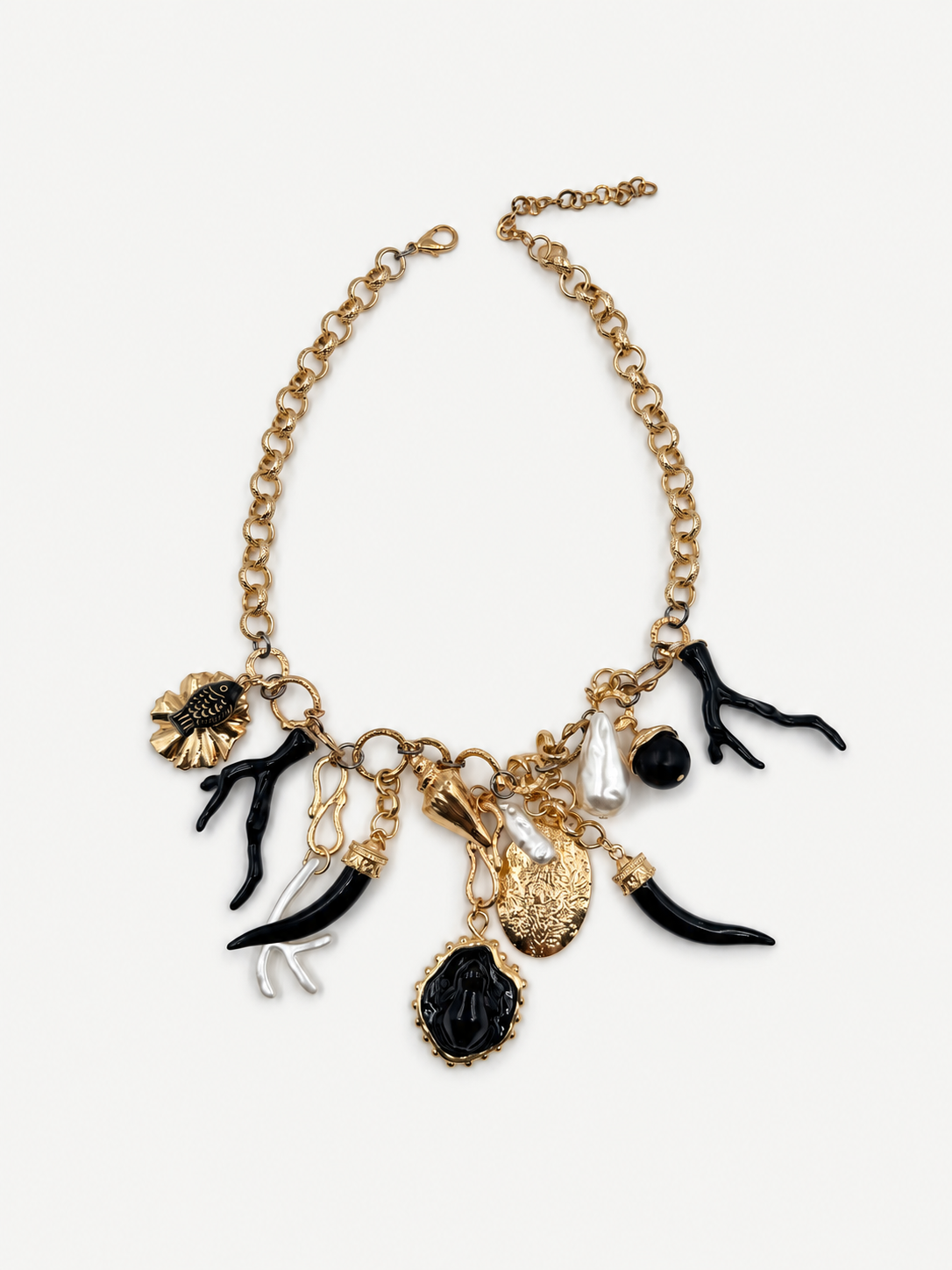 Siyah Charm Detaylı Kolye
