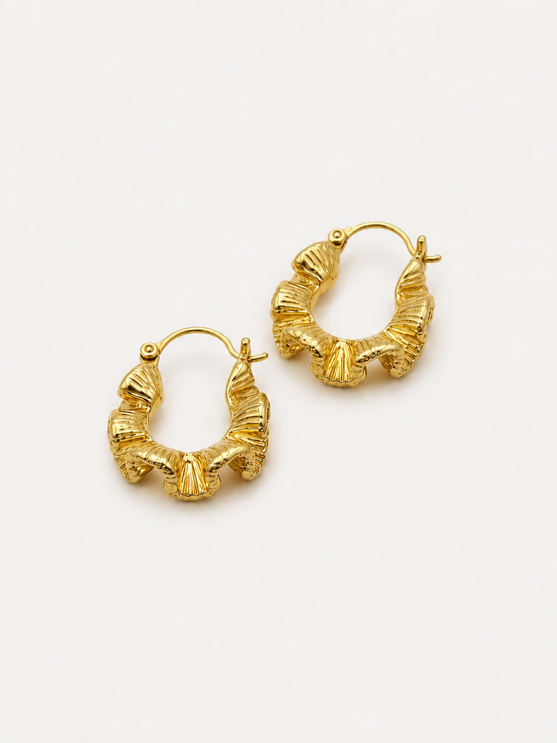 Burgu Dokulu Gold Küpe
