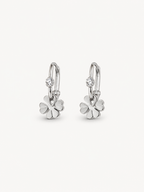 Yonca Charm Detaylı Küpe