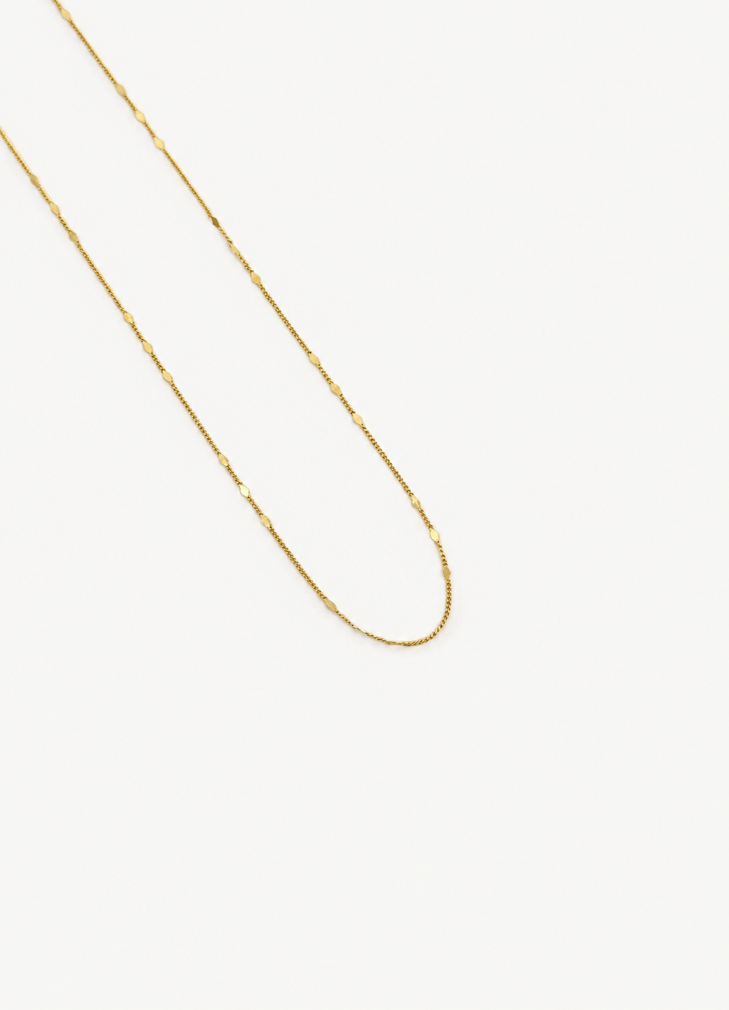 Minimal Işıltılı Zincir Kolye