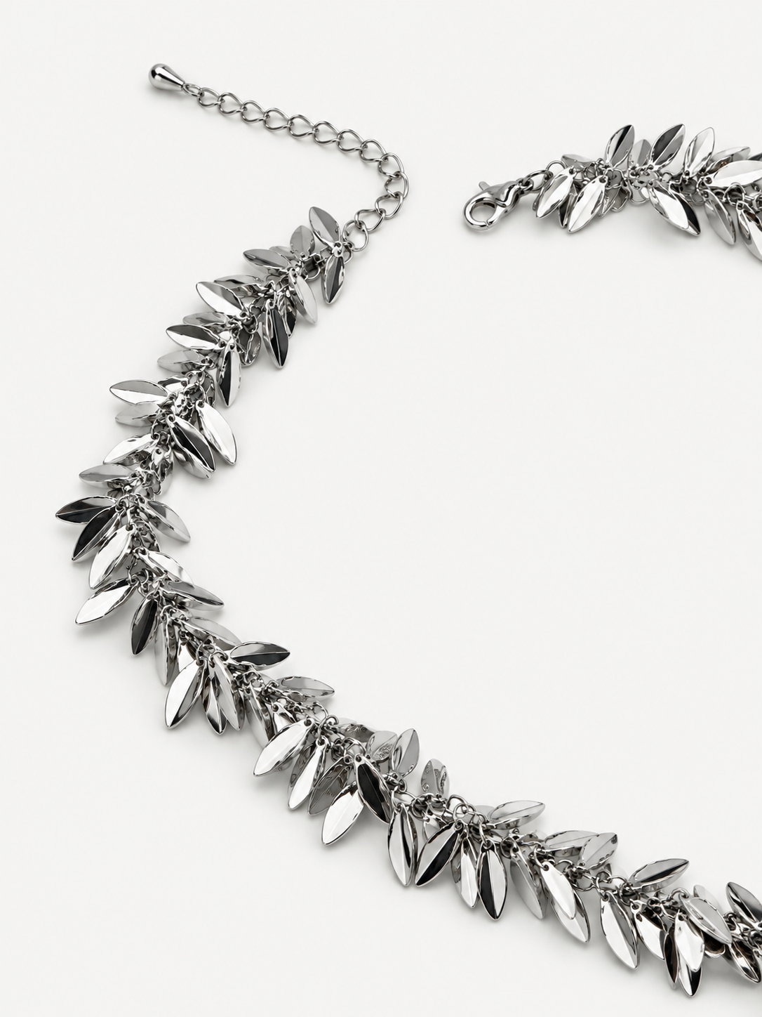 Yaprak Sallantılı Silver Kolye